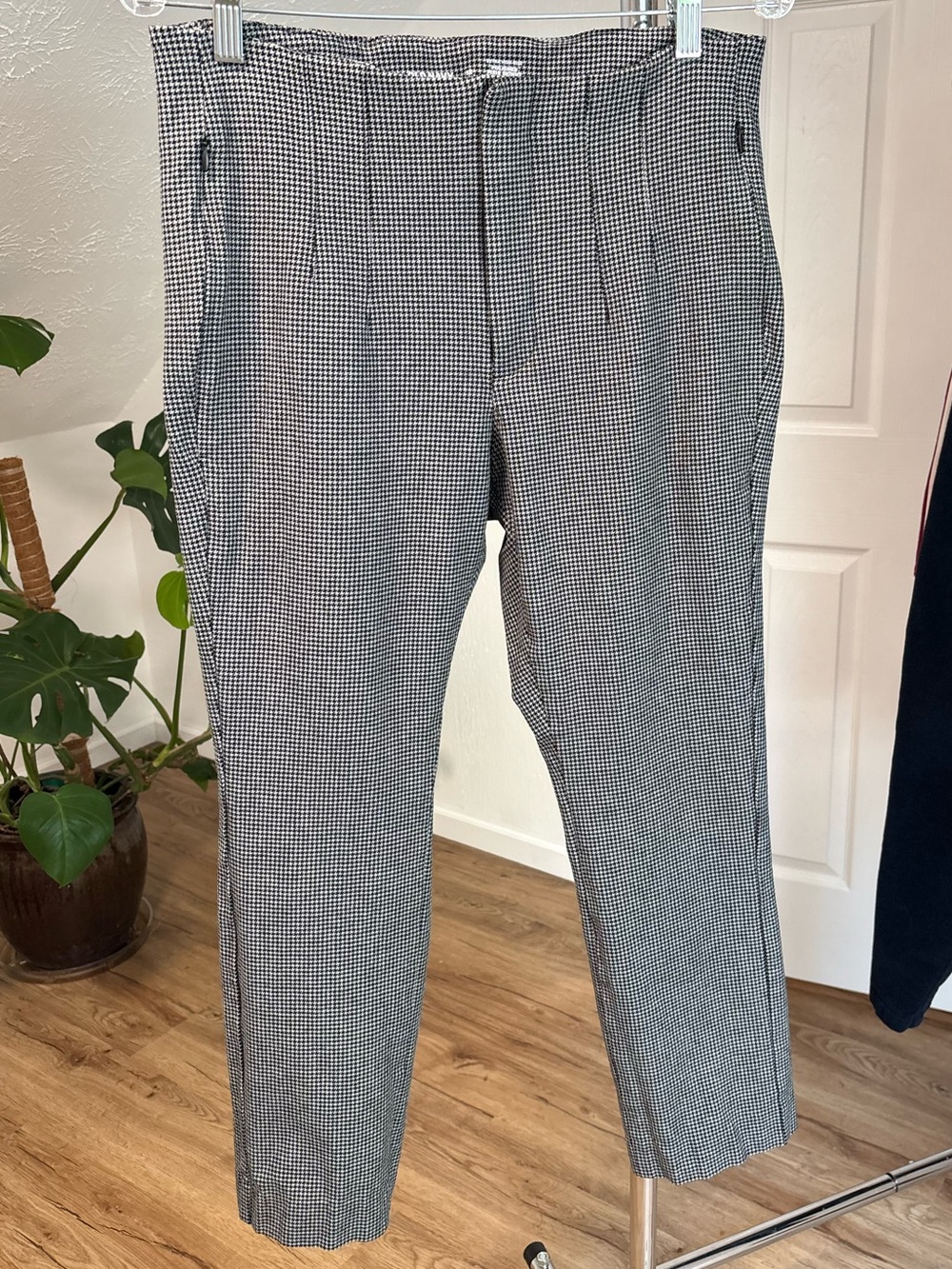 Old Navy Polished Pixie Pant, Extra High Rise. Size 12